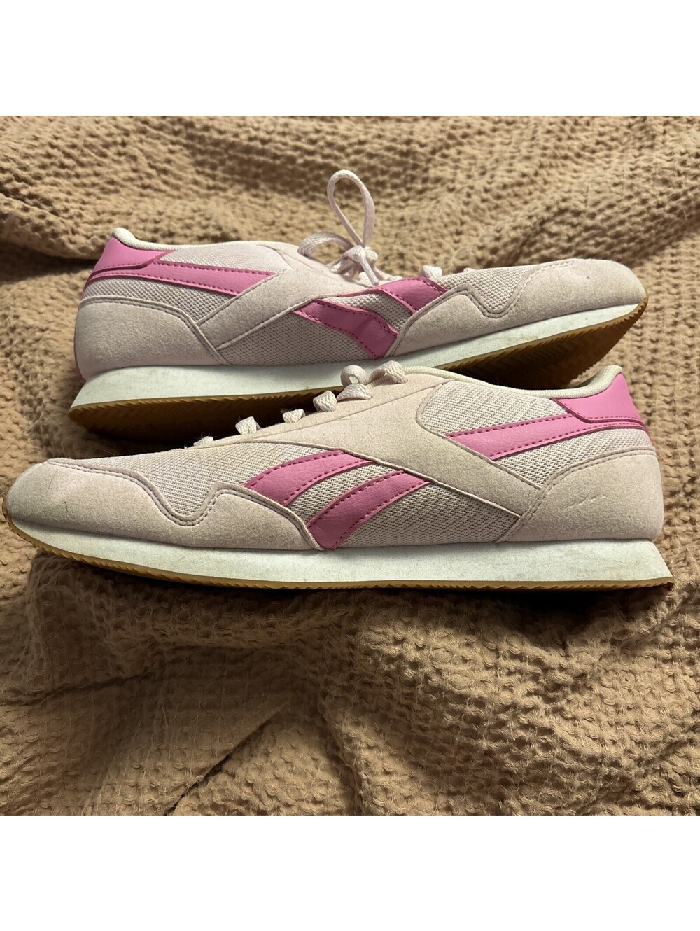 reebok pink suede face cassic